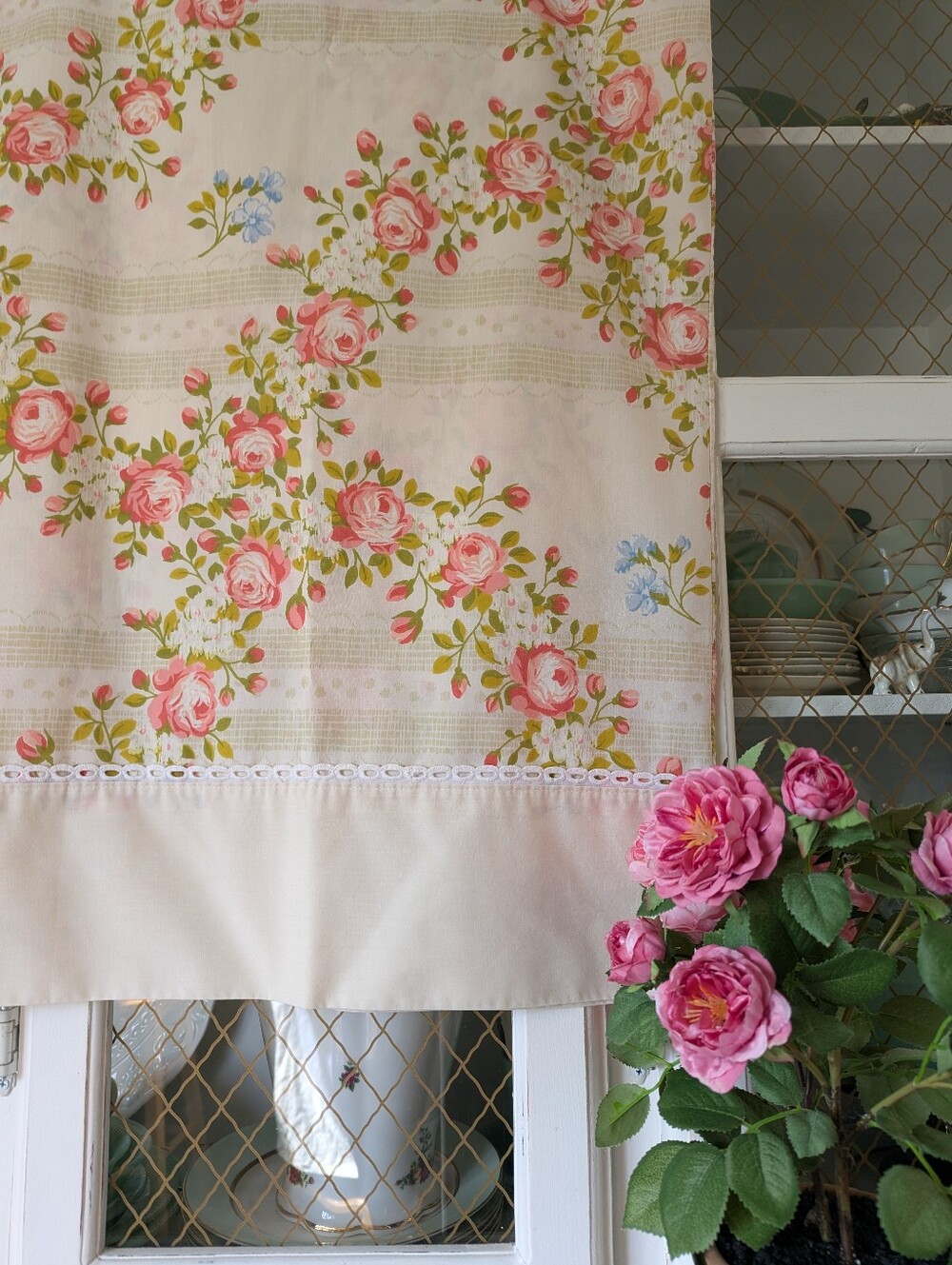 VTG Cottagecore 2 Standard Pillowcases Shabby Chic Pink Rose Pair Pillow Bedding
